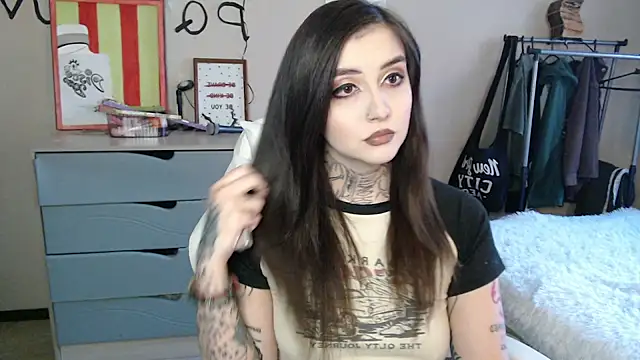 Rin Tozier online show from April 24, 2026, 12:56 am