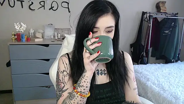 Rin Tozier online show from May 6, 2026, 1:20 am