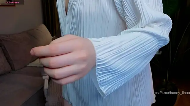  online show from April 15, 2026, 7:58 pm