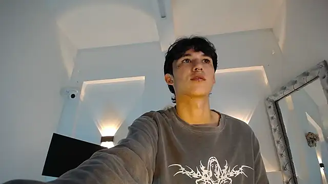 jullian ricci online show from April 7, 2026, 8:21 pm