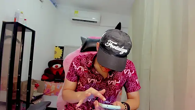 Top and bottom online show from April 10, 2026, 8:27 pm