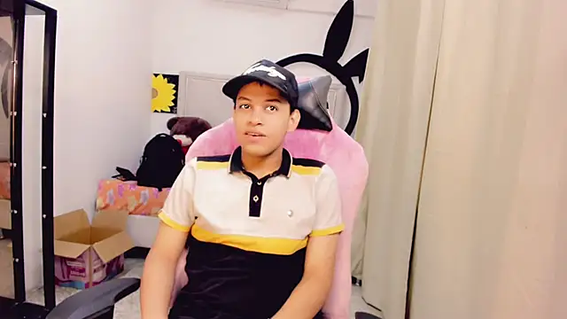 Top and bottom online show from April 16, 2026, 9:39 pm