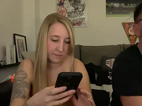 Snapshot of Ninimaus chatting on February 25, 2026, 10:20 pm Ninimaus online show from February 25, 2026, 10:20 pm