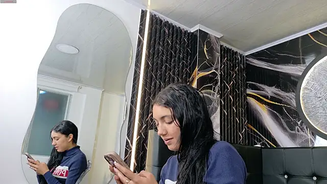  ArianaToroo online show from April 8, 2026, 1:56 pm