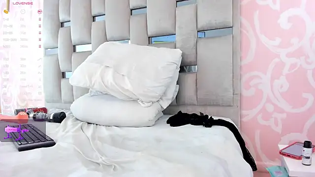 Alanna-Rose online show from April 21, 2026, 2:51 am