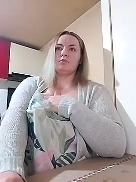 Snapshot of HotStepmommy4 chatting on February 15, 2026, 9:36 pm HotStepmommy4 online show from February 15, 2026, 9:36 pm