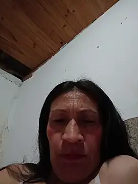 Layla Zaid online show from April 7, 2026, 2:57 am