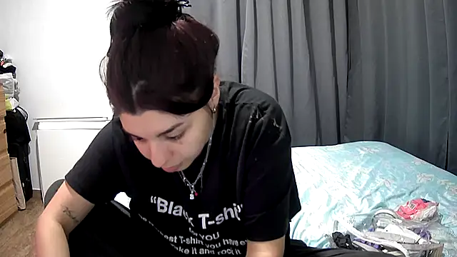 violetazein7 online show from May 27, 2026, 8:49 pm