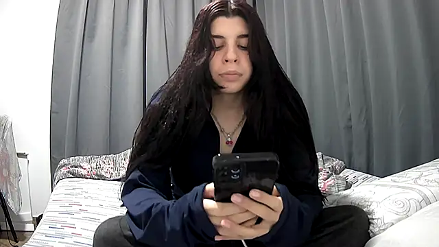 violetazein7 online show from May 25, 2026, 11:14 pm