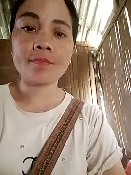 molly-xx online show from April 15, 2026, 5:02 am