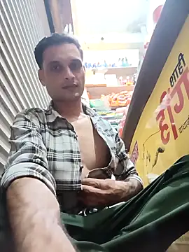 Snapshot of Beinghorny83 chatting on February 12, 2026, 6:29 pm Beinghorny83 online show from February 12, 2026, 6:29 pm