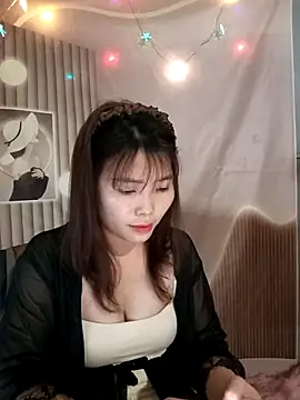 Snapshot of Girl-crazy1 chatting on February 17, 2026, 4:43 am Girl-crazy1 online show from February 17, 2026, 4:43 am