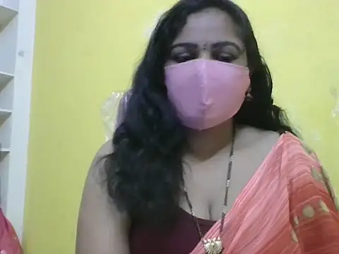 anu-reddyy online show from May 4, 2026, 4:05 am