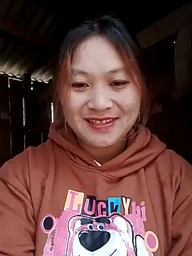 bany-lee online show from May 4, 2026, 2:04 am