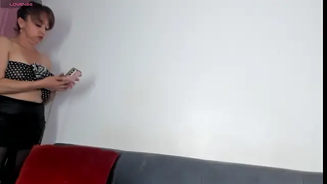 Snapshot of Beatricez1 chatting on February 16, 2026, 3:16 am Beatricez1 online show from February 16, 2026, 3:16 am