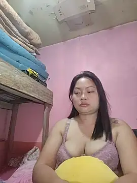 sweety pie18 online show from March 15, 2026, 12:45 pm