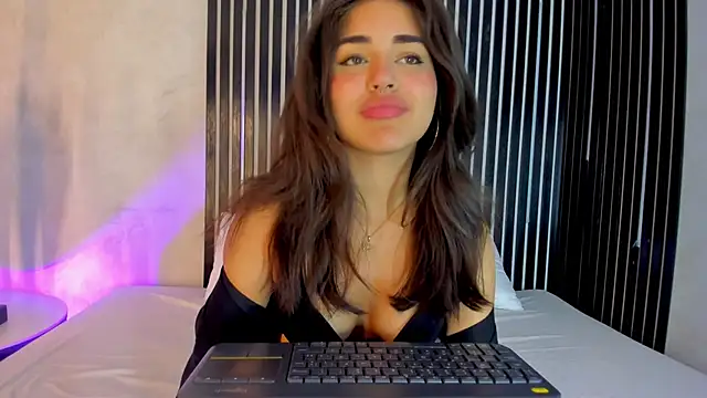 melodyphillips 2  online show from February 13, 2026, 4:45 am