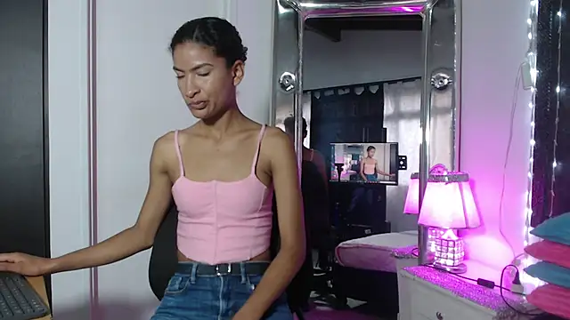 Snapshot of mailyn_gold chatting on April 11, 2026, 11:47 am mailyn gold online show from April 11, 2026, 11:47 am