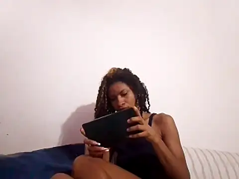 Snapshot of mailyn_gold chatting on April 7, 2026, 12:51 pm mailyn gold online show from April 7, 2026, 12:51 pm