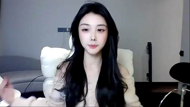 MedeLineayr online show from March 4, 2026, 3:42 pm