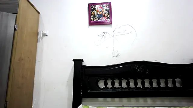 PerlaCurvasgrandes online show from February 26, 2026, 7:47 pm