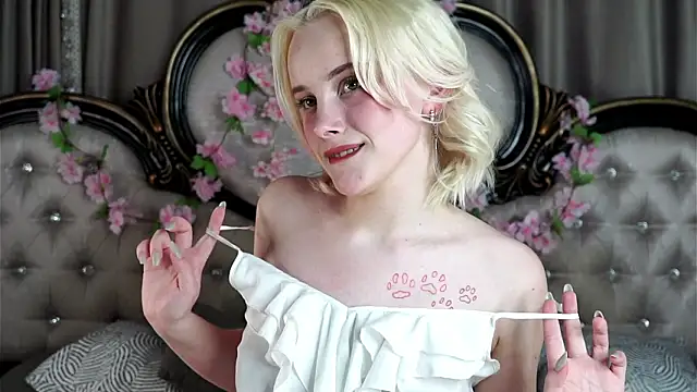 Snapshot of KirstinMcgeady chatting on March 29, 2026, 11:23 am KirstinMcgeady online show from March 29, 2026, 11:23 am