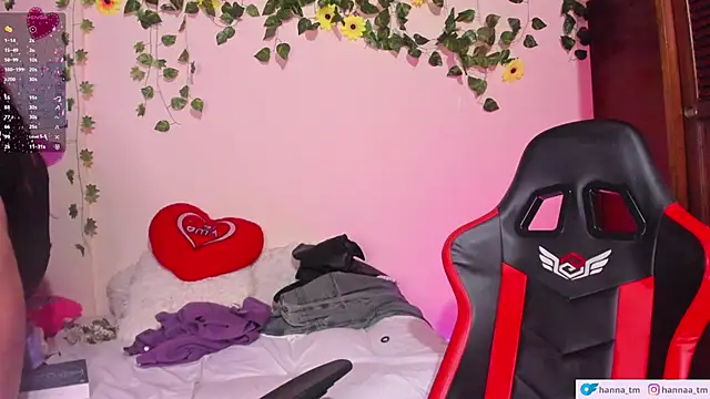 Snapshot of Hanna_Tm chatting on April 3, 2026, 4:08 am Hanna Tm online show from April 3, 2026, 4:08 am