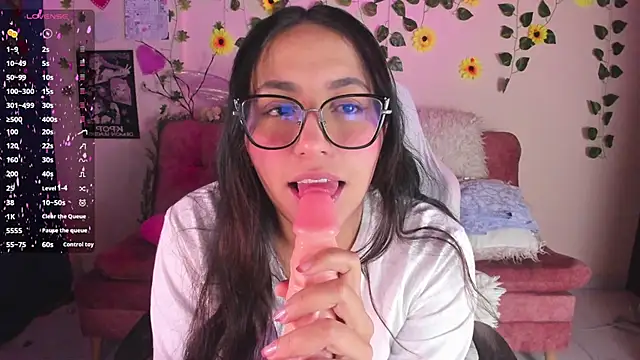 Snapshot of Hanna_Tm chatting on March 10, 2026, 2:59 am Hanna Tm online show from March 10, 2026, 2:59 am