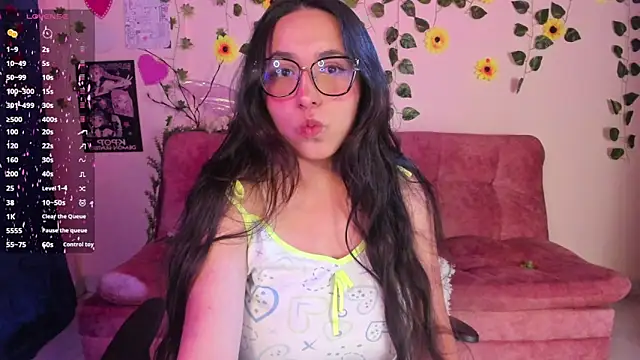 Snapshot of Hanna_Tm chatting on March 8, 2026, 4:16 am Hanna Tm online show from March 8, 2026, 4:16 am