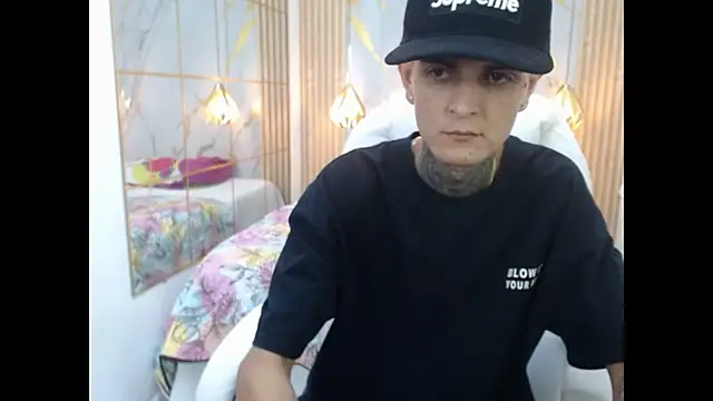 Snapshot of benjamin_anthony chatting on May 29, 2026, 4:18 am benjamin anthony online show from May 29, 2026, 4:18 am