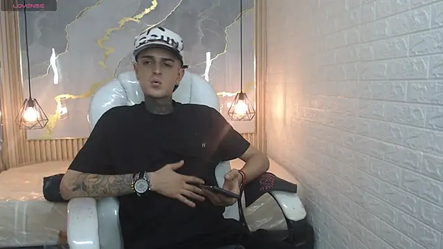 Snapshot of benjamin_anthony chatting on May 27, 2026, 4:09 am benjamin anthony online show from May 27, 2026, 4:09 am