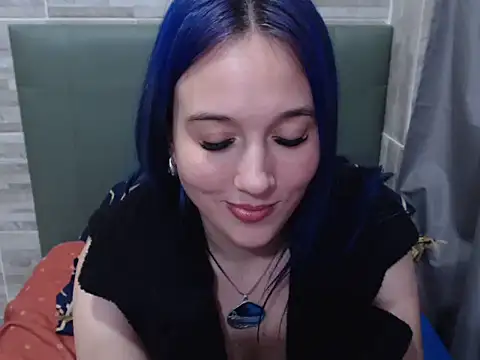Snapshot of AZULFOX69 chatting on April 30, 2026, 10:47 pm AZULFOX69 online show from April 30, 2026, 10:47 pm
