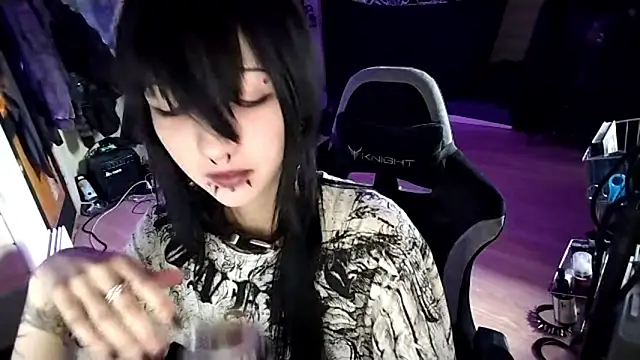 Snapshot of Shempert_ghot chatting on April 15, 2026, 3:05 pm Shempert ghot online show from April 15, 2026, 3:05 pm