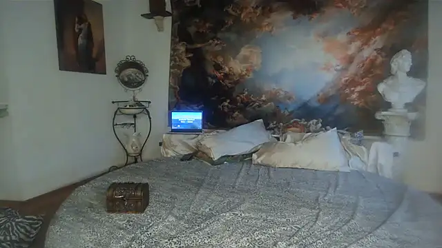 MadamBell online show from July 24, 2026, 3:41 pm