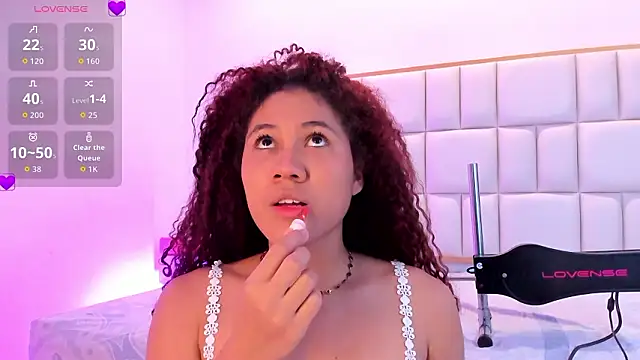 Violetta-foxx online show from March 10, 2026, 7:51 pm