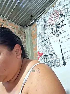 Juli Powl online show from February 12, 2026, 11:04 pm