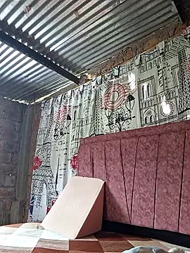 Snapshot of Juli_Powl chatting on April 5, 2026, 1:29 pm Juli Powl online show from April 5, 2026, 1:29 pm