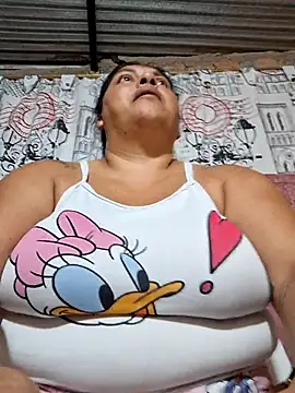 Snapshot of Juli_Powl chatting on April 14, 2026, 2:27 am Juli Powl online show from April 14, 2026, 2:27 am