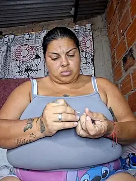 Snapshot of Juli_Powl chatting on March 19, 2026, 12:21 am Juli Powl online show from March 19, 2026, 12:21 am