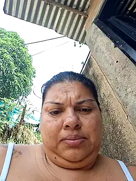 Snapshot of Juli_Powl chatting on April 1, 2026, 1:41 pm Juli Powl online show from April 1, 2026, 1:41 pm