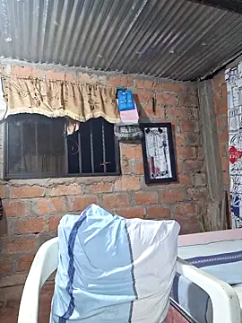 Snapshot of Juli_Powl chatting on March 29, 2026, 12:23 am Juli Powl online show from March 29, 2026, 12:23 am