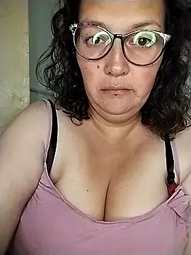  Saraqueen online show from March 8, 2026, 12:49 am