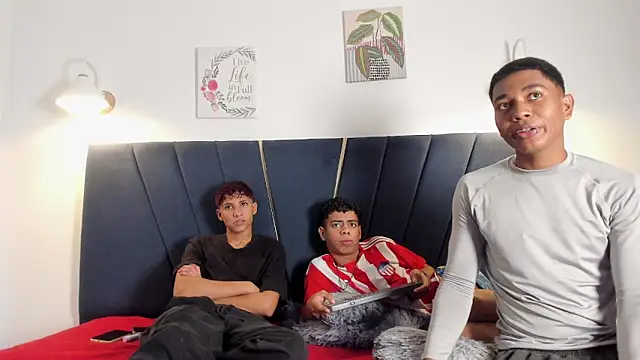 alexx cum18 online show from March 12, 2026, 1:48 pm