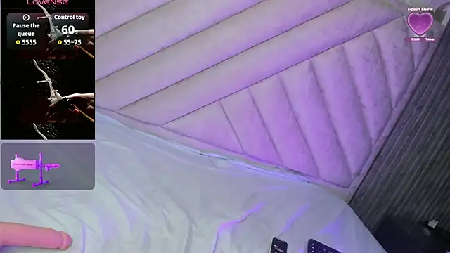 Snapshot of SarahRizof chatting on February 15, 2026, 5:41 am SarahRizof online show from February 15, 2026, 5:41 am