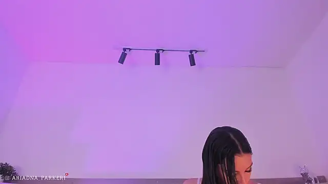 ariana  parker online show from July 22, 2026, 4:03 am