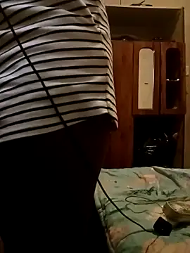 madgirl25 online show from February 18, 2026, 9:22 pm