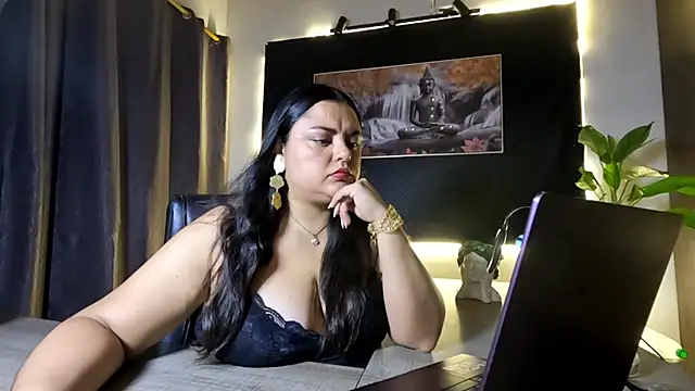 AzaraOnyx online show from June 17, 2026, 12:48 pm