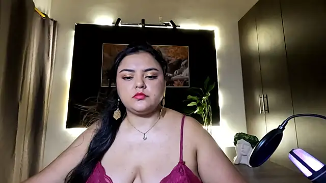 AzaraOnyx online show from July 22, 2026, 2:08 pm