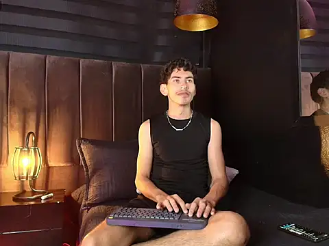 Snapshot of skinny_jean_ chatting on March 5, 2026, 11:21 pm skinny jean online show from March 5, 2026, 11:21 pm