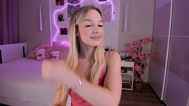 Snapshot of Ella_Lane chatting on June 9, 2026, 3:07 am Ella Lane online show from June 9, 2026, 3:07 am